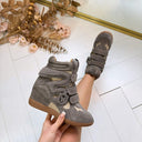 STEVE MADDEN MAVIS WEDGE 5696 - TAUPE SUEDE