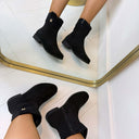 DETAIL BOOT XJ-997
