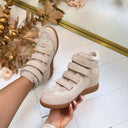 STEVE MADDEN MUSTANG WEDGE 4987 - SAND SUEDE