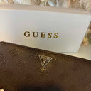 GUESS BLAKE SLG LARGE ZIP PORTEMONNEE PD2222146 - BROWN LOGO