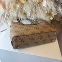 GUESS MERIDIAN LARGE GIRLFRIEND BAG OS697423 - LATTE LOGO