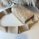 FAKE FUR WALLET BAG Q3215