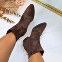 SUEDINE STUDS BOOT DES8070