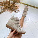 STEVE MADDEN MUSTANG WEDGE 4987 - SAND SUEDE