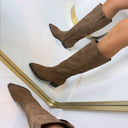 CASUAL SUEDINE LAARS Y2366