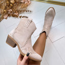 NEW STUDS BOOT DES8011