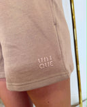 UNIQUE THE LABEL PEGGY SHORT - SANDY