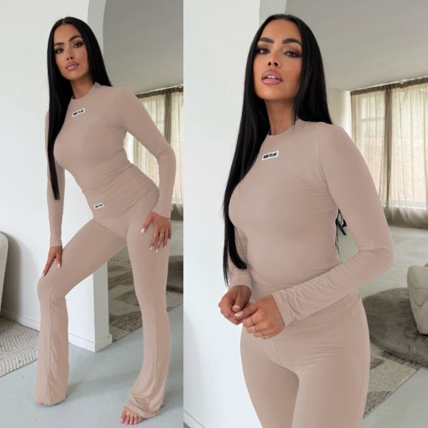 UNIQUE THE LABEL NENA **LONGSLEEVE** TOP MOCHA