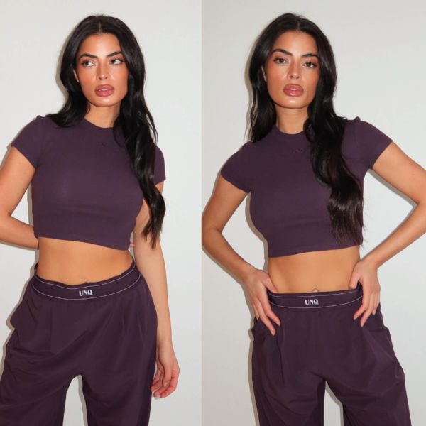 UNIQUE THE LABEL GILL CROPPED TEE DEEP BERRY
