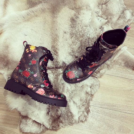 GUESS FLOWER LOGO BOOT FL5OLIFAL08 BLKMU **WEB ONLY**