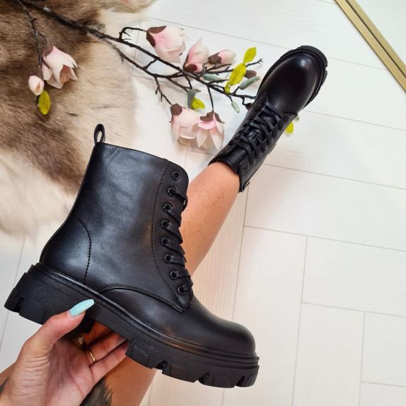 LEATHER LOOK LILLY BOOT BLACK D-20 *WEB ONLY* 