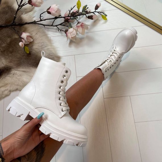 LEATHER LOOK LILLY BOOT WHITE D-20 **WEB**