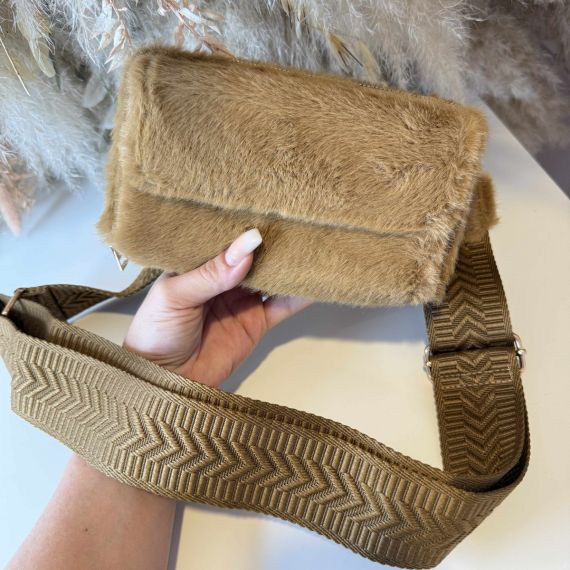 FAKE FUR WALLET BAG Q3215 BROWN